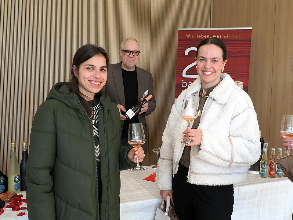 Inkl. Braut- und Festmodenschauen.