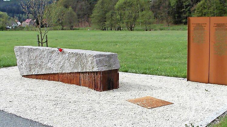 Der Gedenkstein bei Gundelsdorf