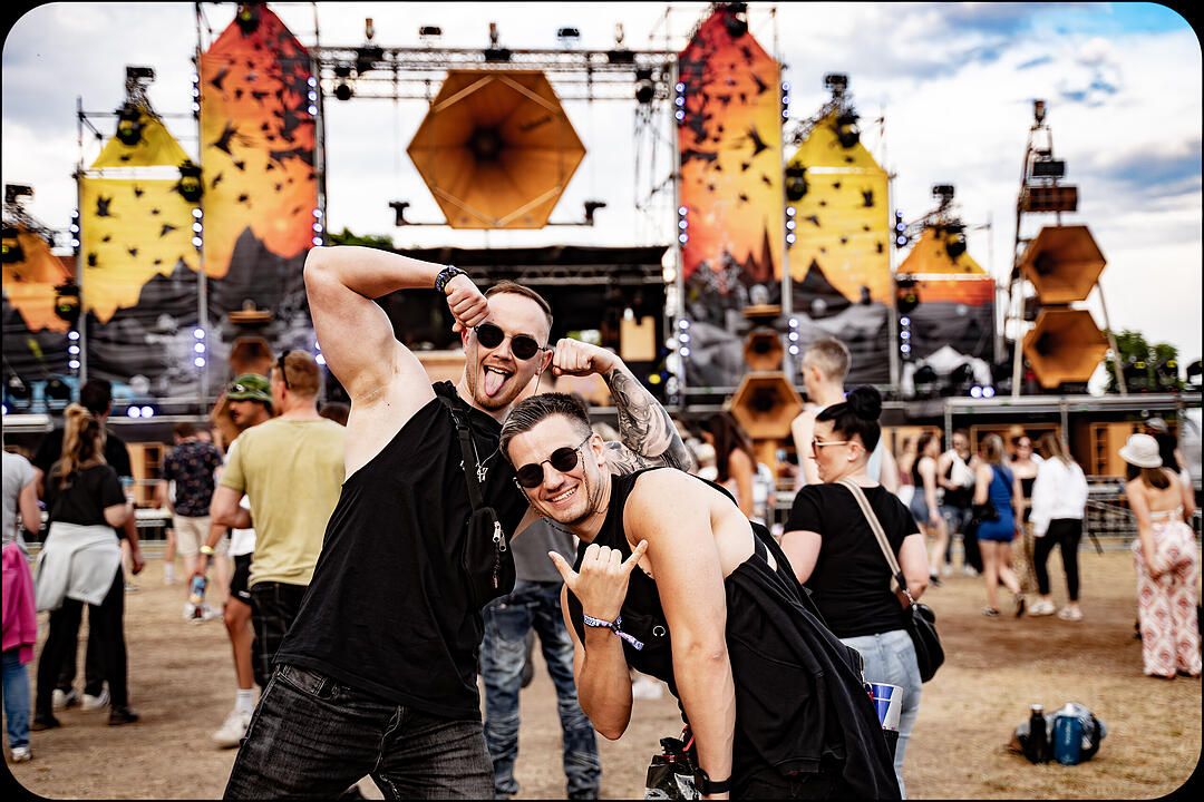 Love, Fire & Electronic Beats!