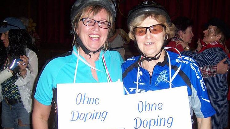 Ohne Doping waren angeblich die beiden Radsportlerinnen Sabine (links) und Anita aus Wolfsdorf unterwegs. Ob man ihnen trauen kann?