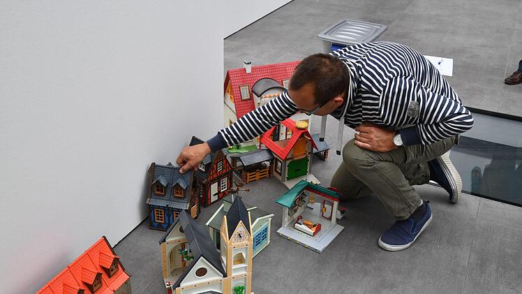Weil sich das perfekte Dorf in Franken nicht so leicht finden lässt, haben wir es aus Playmobil selbst gebaut.