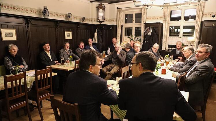 Aktuelle Stunde mit Bürgermeister Christian Lange. Foto: Barbara Herbst