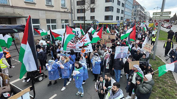 Demonstration gegen Waffenmesse EnforceTac in Nürnberg