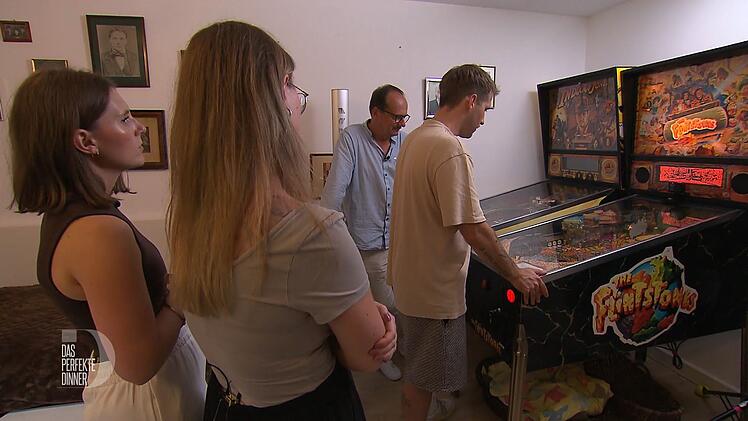 Mit Flippern vergeht die Wartezeit auf den Hauptgang gleich viel schneller.