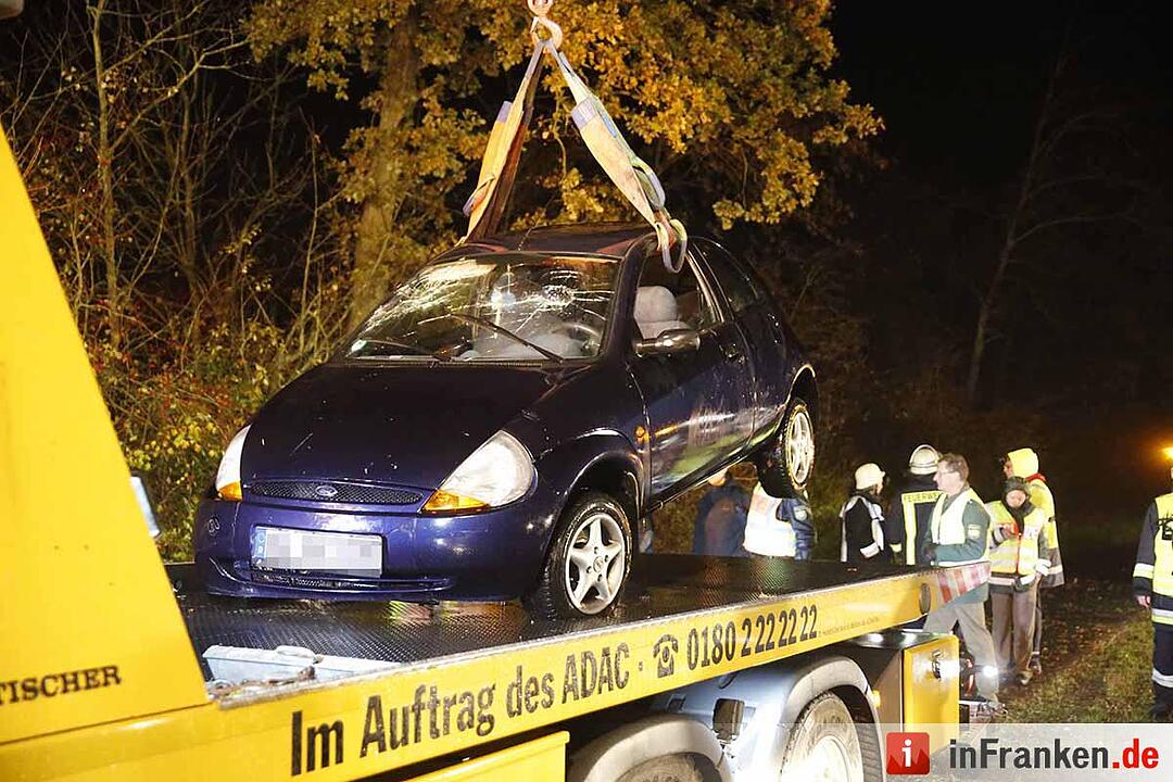 Pkw rollt bei Theres in Main: 23-Jährige stirbt