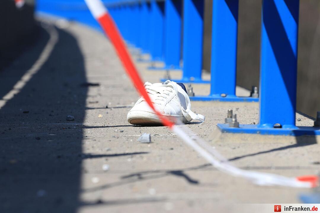 Beziehungstat auf der A3: Erstochene Frau auf Autobahnbrücke gefunden