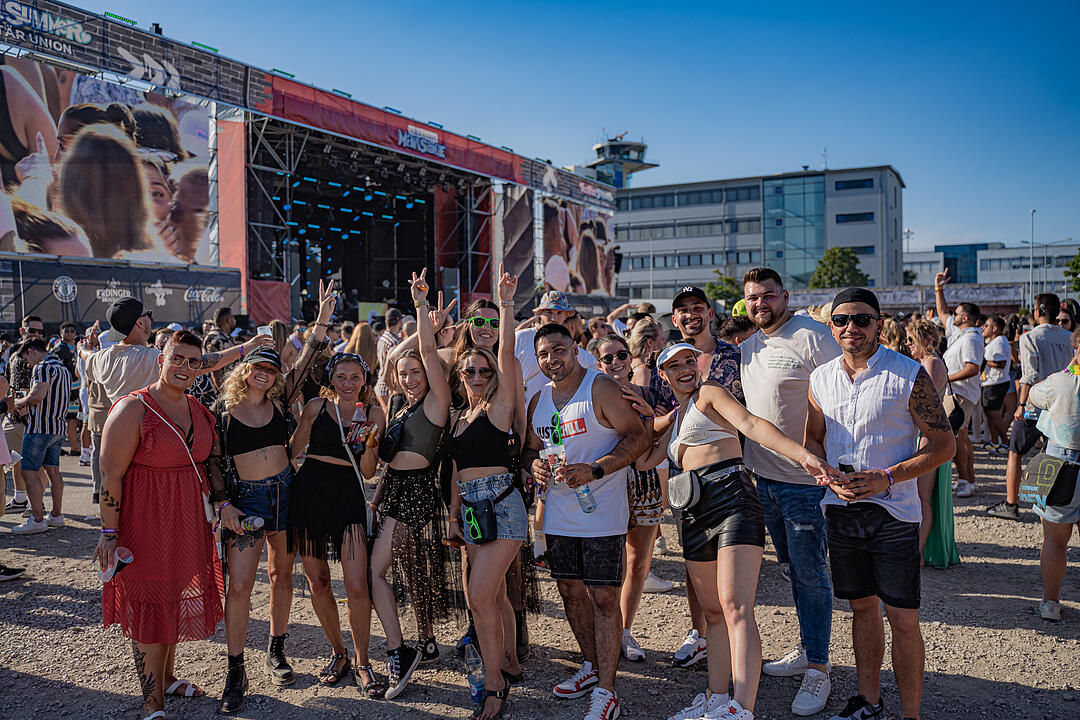 Mit vielen internationalen und nationalen Live-Acts!