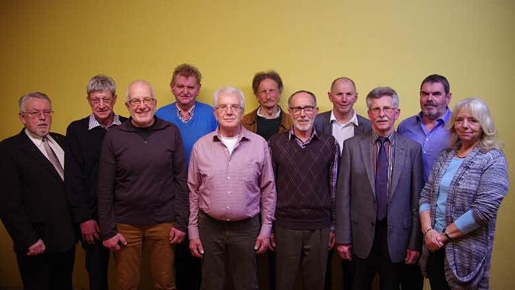 50 Jahre Mitglied sind v.l.n.r. Heiner Fuchs, Heinz Schmitt, Norbert Issing, Walter Dück, Hans-Peter Issing, Norbert Bauer, Wolfgang Koch, Peter Bauer, Karl Koch, Bruno Reuß, Christiane Reichert. Foto: Werner