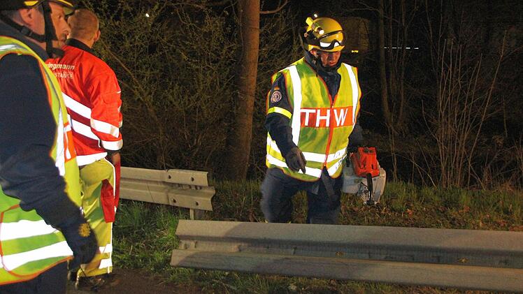 Die Leitplanke wurde durchgesägt.  Foto: Friedwald Schedel