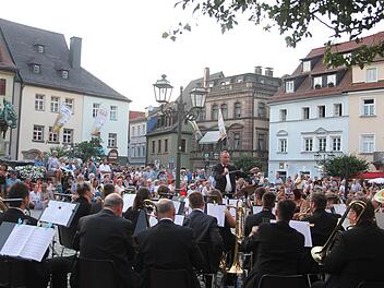 Das sinfonische Orchester Kasendorf unter der Leitung von Thomas Eschenbacher.  Foto: Sonny Adam