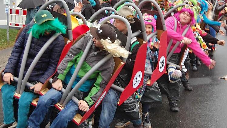 Auch in Waldfenster war am Rosenmontag viel geboten. Foto: Sigismund von Dobschütz