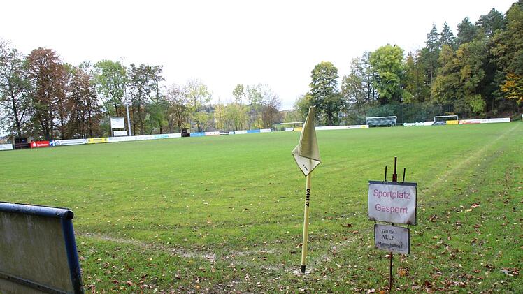 Bei Regen ist der Rasenplatz unbespielbar. Foto: Simone Bastian