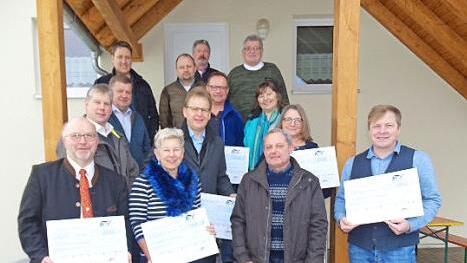 Strahlende Gesichter gab es bei der Spendenübergabe durch den Verein Windpark Rainberg an Vertreter verschiedener Vereine und Institutionen.  Foto: K.- H. Hofmann