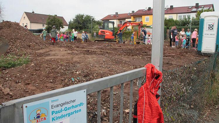 Spatenstich für den neuen Paul-Gerhardt-Kindergarten. Foto: Jürgen Gärtner