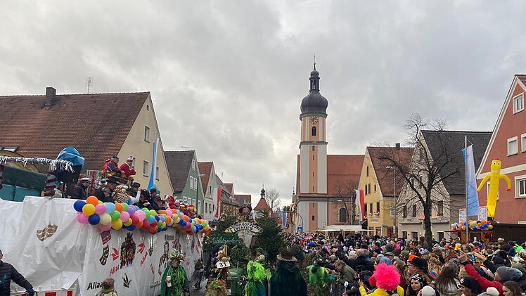 Allersberger Faschingsumzug 2023 mit 20.000 Besuchern