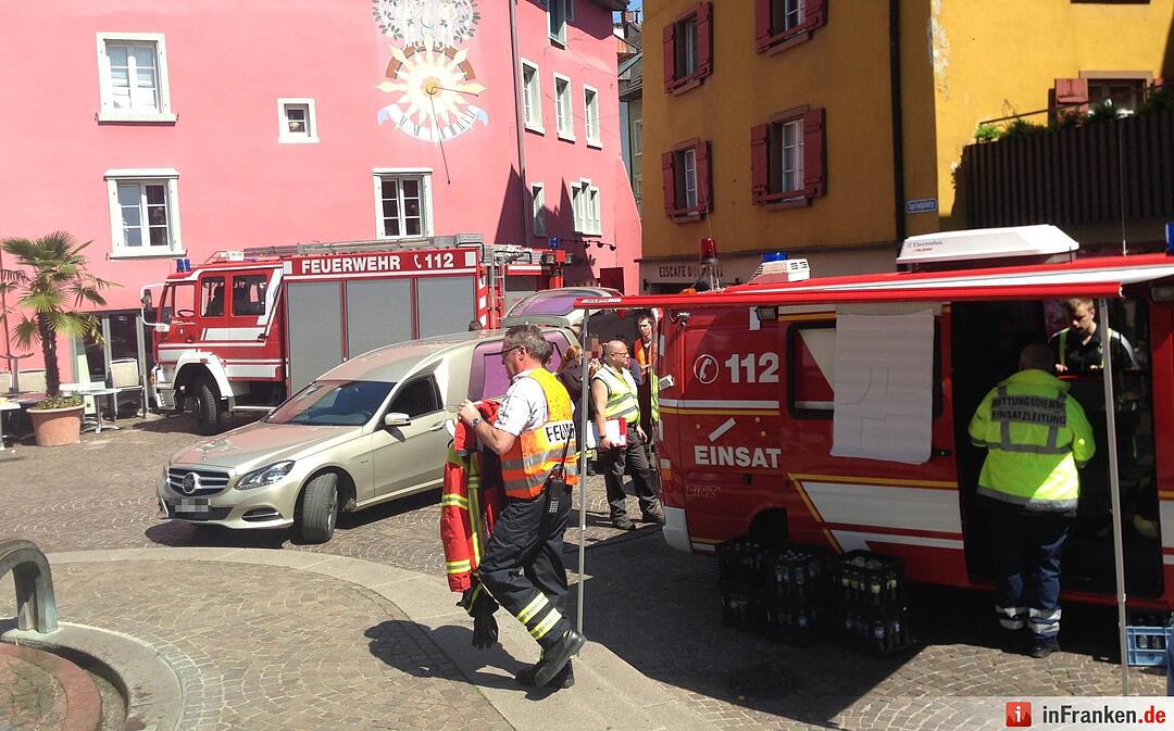 Baden-Württemberg: Auto rast in Menschengruppe