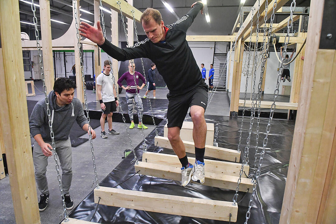 Franken-Ninjas - Drei Sportler aus der Region testen die Hindernis-Sporthalle "Warriors Luck" in Erlangen