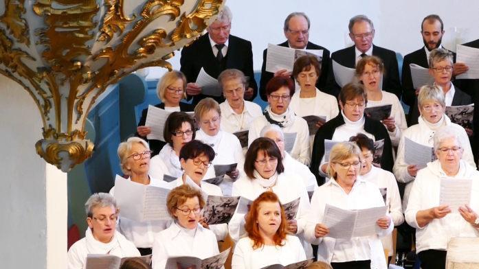 Die Sängervereinigung Bad Rodach und die Stadtkantorei Hildburghausen führten das Passionsoratorium "O Seele, deren Sehnen" in der Johanniskirche auf.Foto:  Achim Young