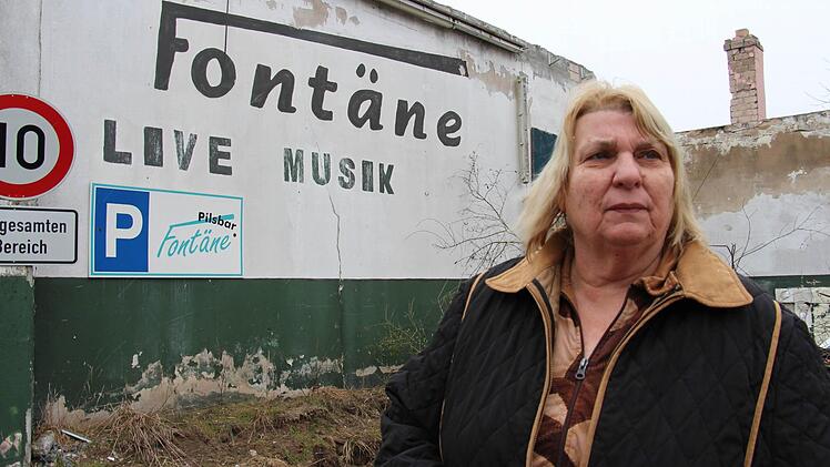 Michaela Schmitt erinnert sich noch gerne an die alten Zeiten im Tanzlokal Fontäne.  Foto: Christian Bauriedel
