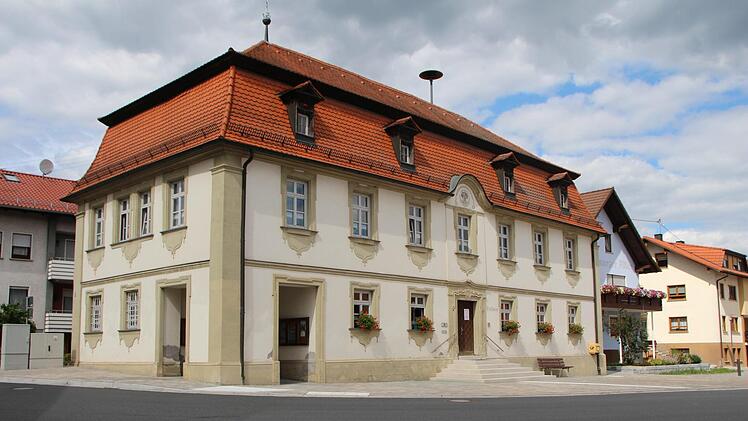 Im Wachenrother Rathaus hat es Spannungen gegeben. Foto: Niklas Schmitt