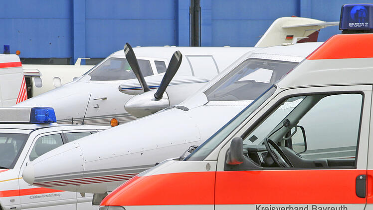 Bayreuth: R&uuml;ckholung &uuml;ber Landesgrenzen hinweg - Wie eine F&ouml;rdermitgliedschaft und der DRK-Flugdienst helfen