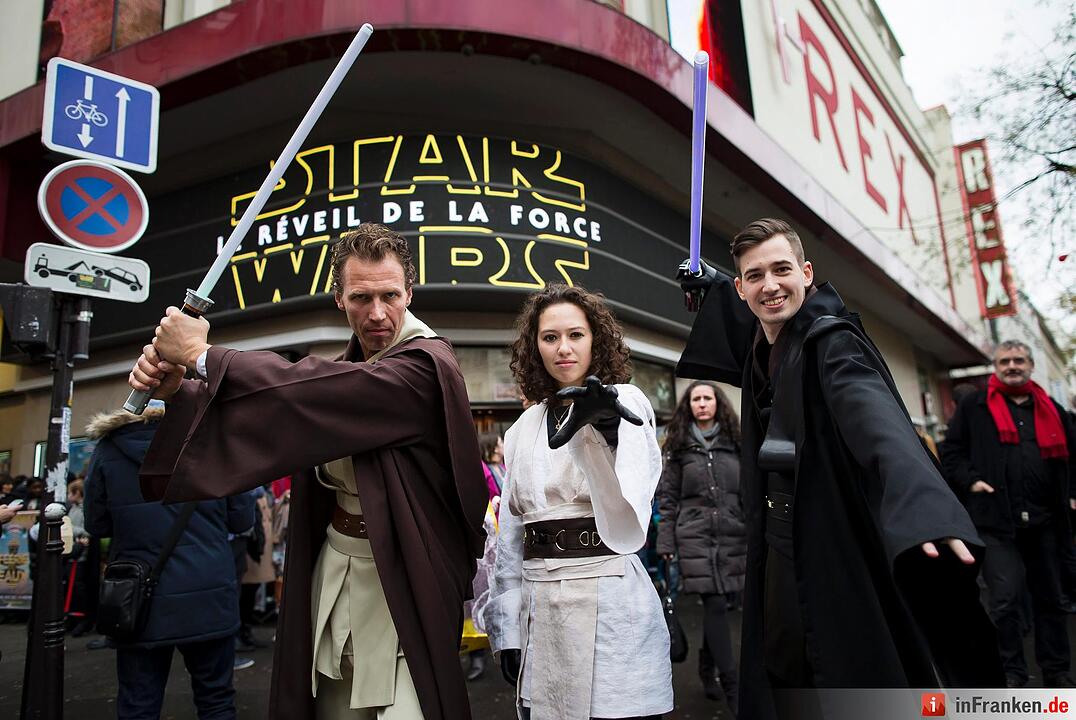 Star Wars the Force Awakens released in France