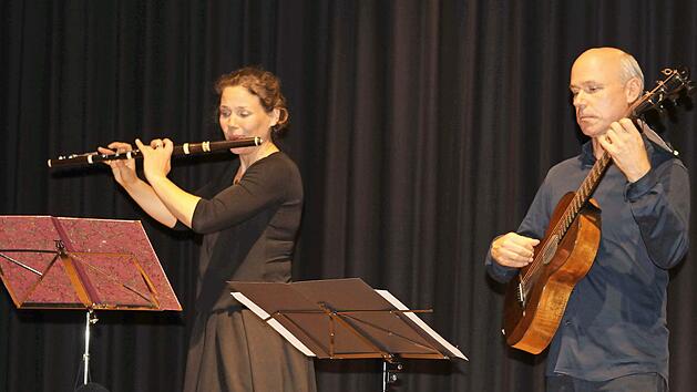 Das Duo Hinrichs und Hladek machte im Kreiskulturraum mit dem Programm „Göttlicher Funke – Schubert und Beethoven“ den Anfang der Konzertreihe.