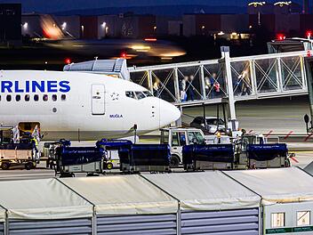 Flughafen Hannover - Ankunft Afghanen mit Aufnahmezusage