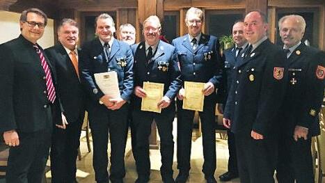 Die Feuerwehr Zaubach hat treue Aktive geehrt. Foto: Klaus-Peter Wulf