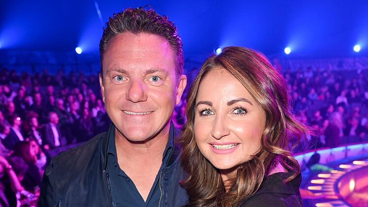 Seit 2023 ist Stefan Mross mit der Sängerin Eva Luginger liiert.