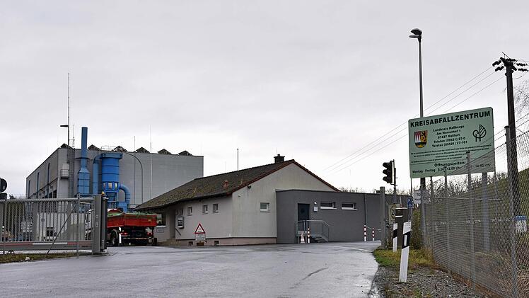 Das Kreisabfallzentrum Wonfurt des Landkreises Haßberge kann mit dem Einverständnis des Gemeinderats Wonfurt die Niederschlagswasser und das Abwasser aus dem nördlichen Bereich in das Grabensystem der Gemeinde Wonfurt in Richtung Main ableiten.Ulrike Langer