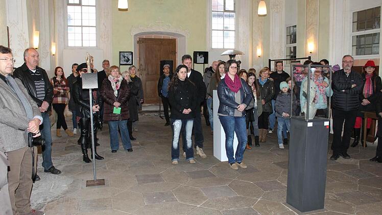 Gewollt zu "Ungewollt": Zahlreiche Besucher waren zur Eröffnung der Ausstellung erschienen.