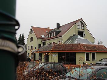 Wenn es nach dem Betreiber geht, eröffnet bald ganz offiziell ein Swingerclub in Röttenbach. Vorab scheiterte er mit einer "Privatparty". Foto: Thomas Schöbel