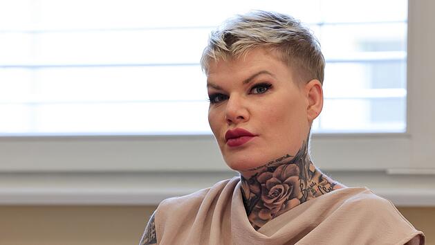 Hitlergru&szlig;-Prozess: S&auml;ngerin Melanie M&uuml;ller will Urteil akzeptieren