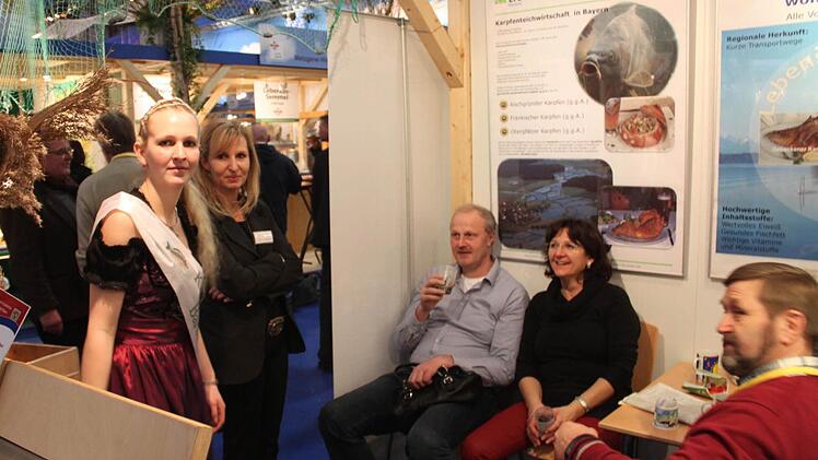 Messebetrieb strengt an - da müssen auch mal kleine Pausen sein. Foto: Andreas Dorsch