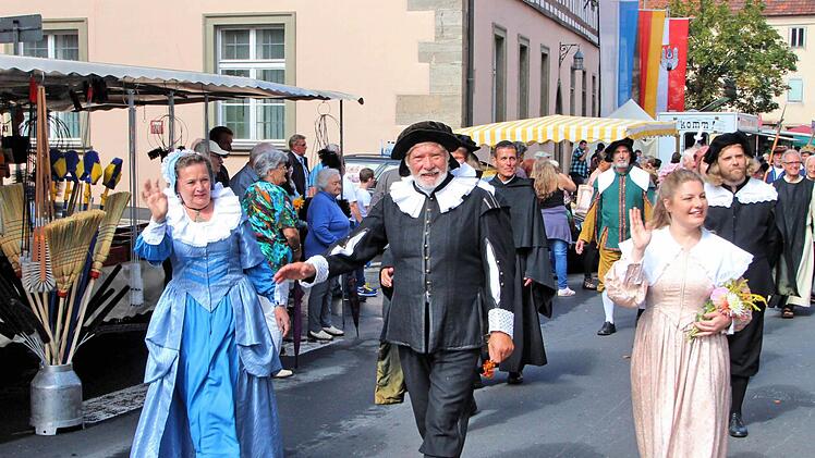 Festumzug der Heimatspiel-Teilnehmer. Foto: Dieter Britz