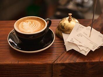 Ob zum Frühstück, zum Brunch oder auf ein Kaffee mit den Freunden: Cafés sind Orte zum Wohlfühlen. Symbolfoto: pixabay/StockSnap