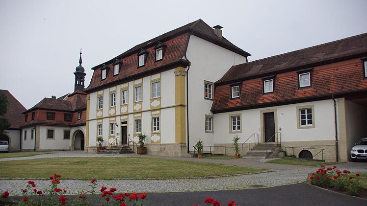 Die Verwaltungsgemeinschaft Ebelsbach hat am Donnerstag ihren Haushaltsplan verabschiedet. Das Verwaltungsgebäude wird im Rahmen des KIP energetisch saniert und barrierefreier. Walter Ziegler informierte über die Ergebnisse der Ausschreibung, die sich im Rahmen der Kostenschätzung bewegten.Sabine Weinbeer