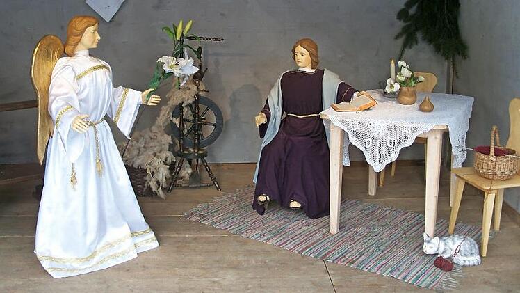 Mit der Verk&uuml;ndigungsszene wird die gro&szlig;e Krippe in Schl&uuml;sselfeld er&ouml;ffnet. Foto: privat