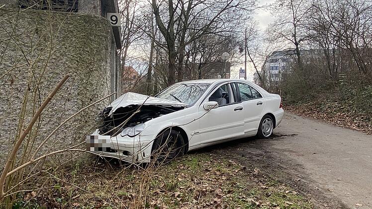 Verkehrsunfall in N&uuml;rnberger Glei&szlig;b&uuml;hlstra&szlig;e