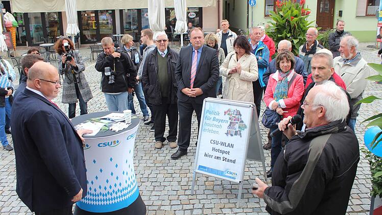 Der Minister stellte sich den Fragen. Foto: Andreas Dorsch