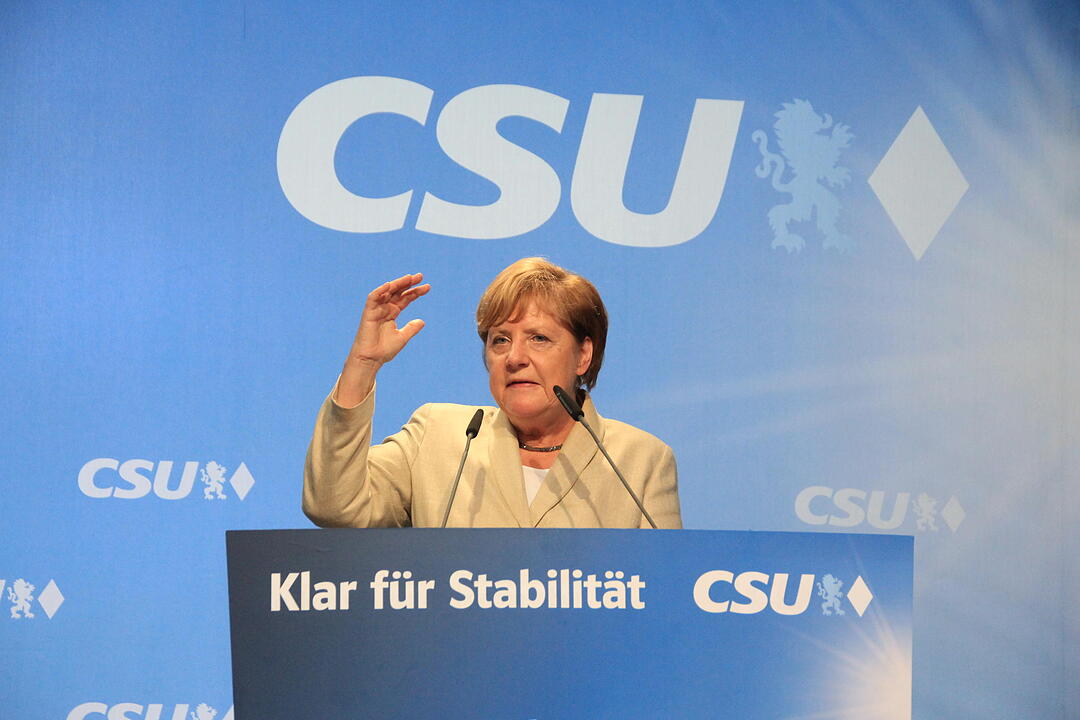 Jubel und Pfiffe für Angela Merkel in Erlangen
