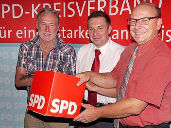 Das bewährte Trio an der Spitze der Coburger Landkreis-SPD: Vorsitzender Carsten Höllein (Mitte) mit seinen beiden Stellvertretern Herbert Müller (links) und Thomas Lesch.