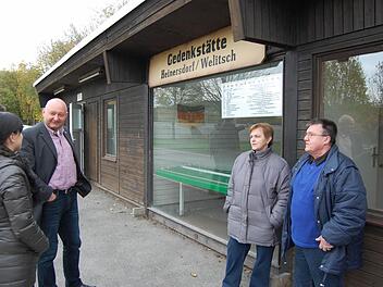 Tag Zwei des Projekts "Grenzerfahrung" von Coburger Tageblatt und Radio Eins führte zur Gedenkstätte Heinersdorf/Welitsch.  Fotos: Oliver Schmidt