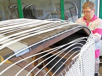 Strandkorbherstellung in der Werkstatt für behinderte Menschen im Seebad Heringsdorf Foto: Evang. Diakoniewerk Bethanien Ducherow