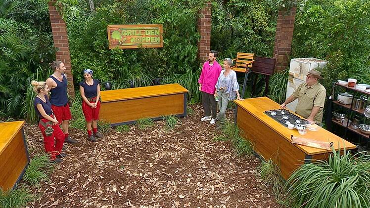 Das Trio Ariel, Gil und Eva muss zur Essenpr&uuml;fung "Grill den K&ouml;ppen" antreten.