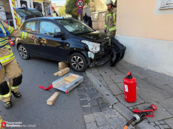 Unfall in Bamberg: Auto kracht gegen Geb&auml;ude