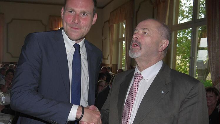 Der Generationswechsel ist vollzogen: Martin Mittag (links) folgt auf Jürgen W. Heike als CSU-Kreisvorsitzender. Foto: Berthold Köhler