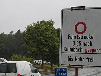 Ein Schild, das immer steht. Manchmal darf man trotz Verbots nach Kulmbach fahren, ein anderes Mal nicht. Foto: Alexander Hartmann