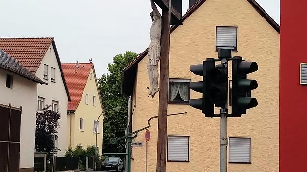 Schon seit Wochen funktioniert die Ampel in Burk nicht mehr.